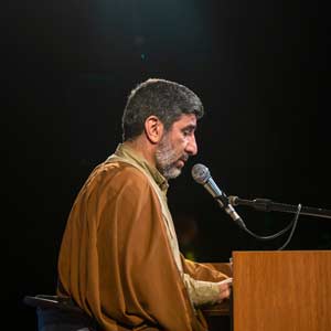 درمانده فرو رفته به گِل گمشده در راه