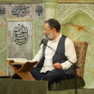 از خیمه داره میاد بیرون با هیبت حسنی قاسم