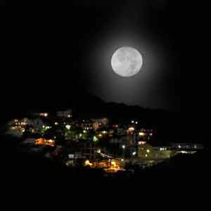 دکلمه ماه بالای سر آبادی است - خسرو شکیبایی 