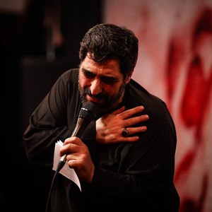 خواهرش بر سینه و بر سرزنان