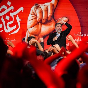 کعبه یک زمزم اگر در همه عالم دارد