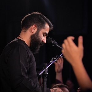 مادر از درد عرق سرد میکنه