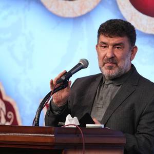 هرکس شب یلدا به نزد مادر آید