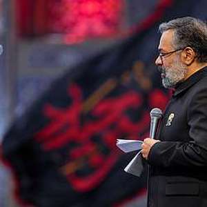 مشهد چه شکوه و کبریایی دارد
