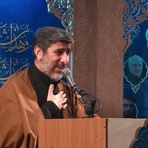از هر طرف می زدن با نیزه ها با سنگ جفا