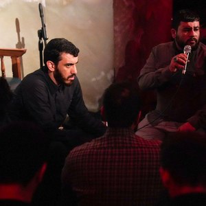 در کنار بسترت می نالم ای یار