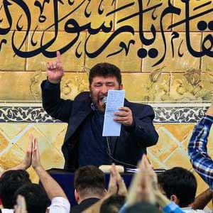 لبا میخنده به که عجب شبی شد