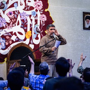 ملک تلاوت سوره‌ی کوثر و شروع کرده