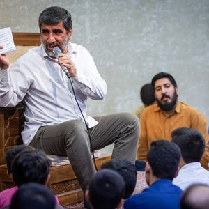 تو کریمه‌ای قلب تپنده‌ی قمی