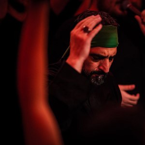 کشون کشون رو زانوهام میام بالا سرت علی