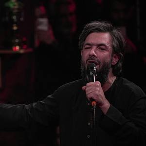 منم و حسرت اشکام میچکه رو تربت