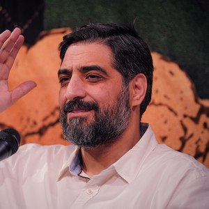 دیوانه‌ی خموش به عاقل برابرست