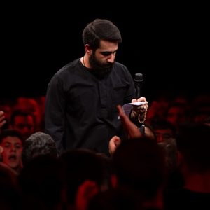  پرچم سیاه زده سر در خونه