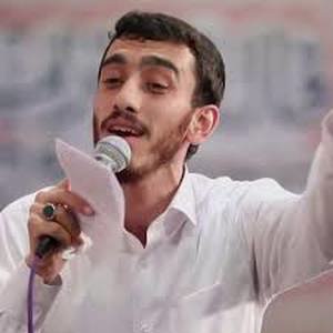 به احترام تو از جا همه قیام میکنیم