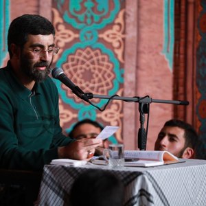 بر نهالی که شکسته ثمری نیست نگرد
