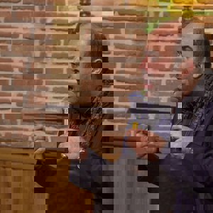 شهید آگاه است