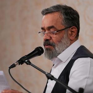  چنان ز کعبه آمده برون کسی خدای‌گون