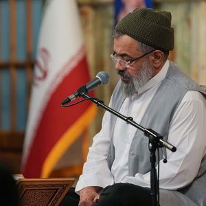 هیزم رسید و آتشی از در بلند شد
