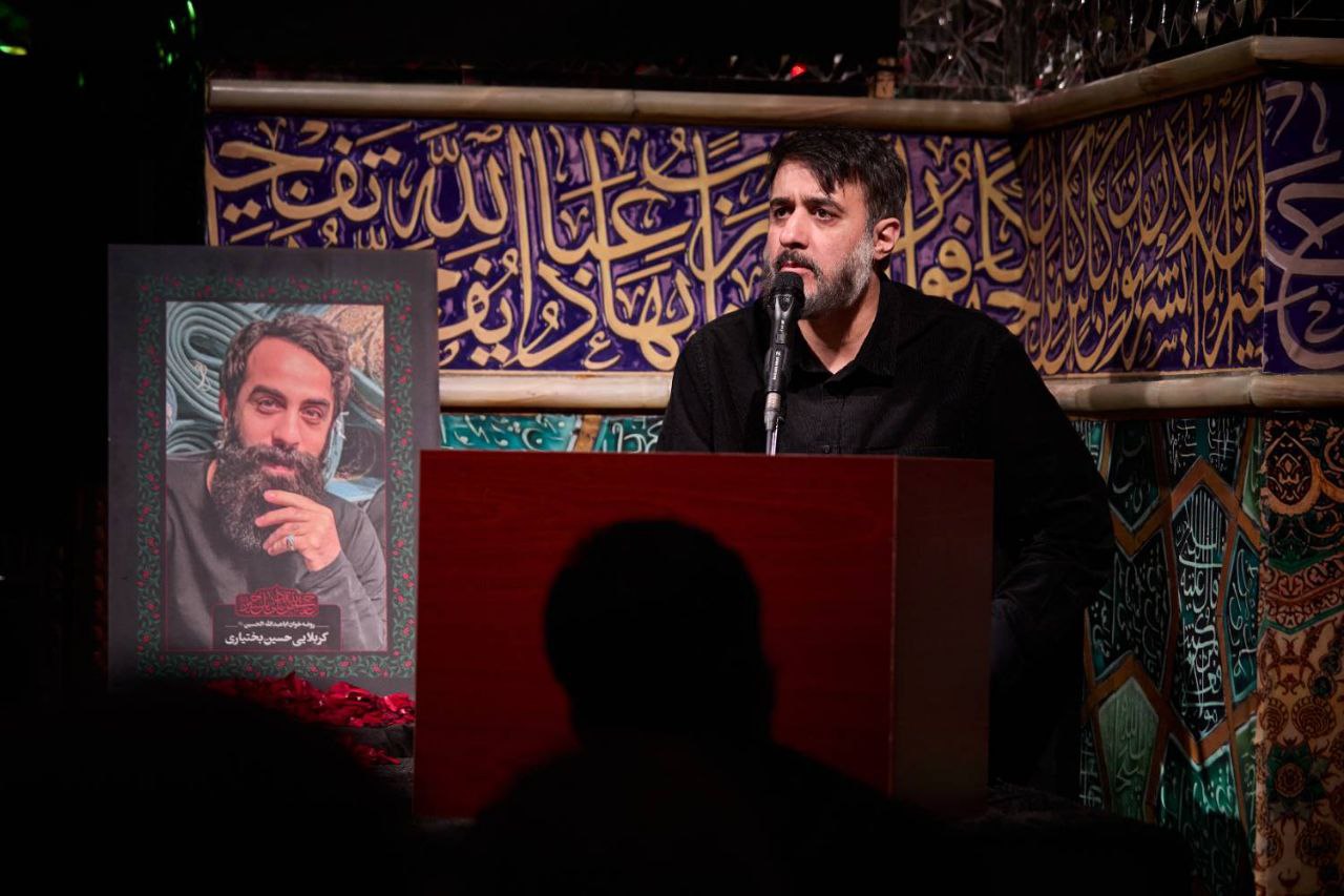 زمانه بر سر جنگ است