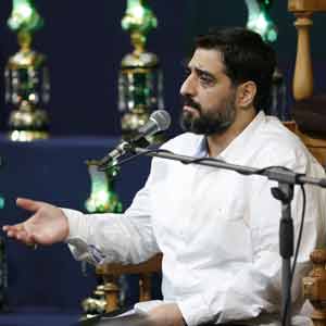 عمریست که دم به دم علی میگویم