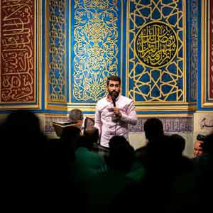 تا این پسر را هم چو مادر بی هوا زد ، دشمنش