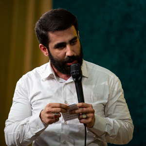 نرفته است کسی نا مراد از در او