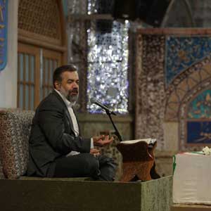 یکی بیاد تو این کوچه به مادرم کمک کنه