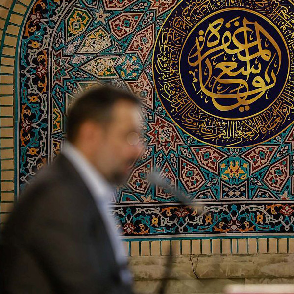 یا خیرالناظرین ببین چه حالی‌ام