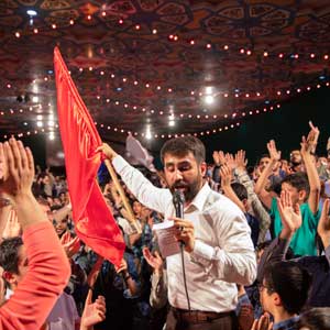 سوی مجنون برسانید که لیلایی هست