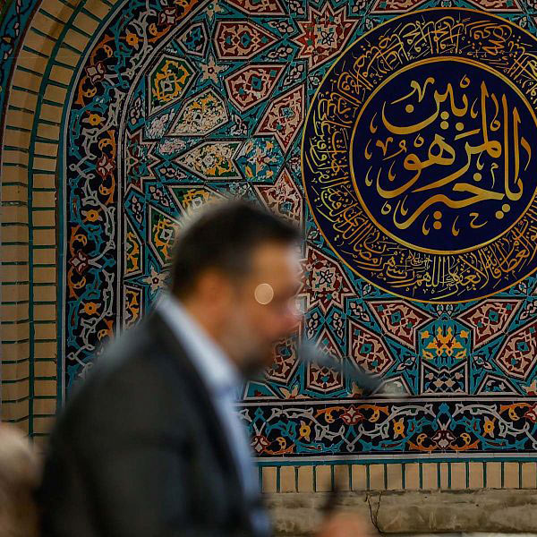 من فدایی سر موی امیرالمؤمنینم